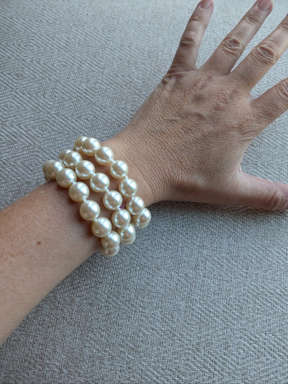 TRIPLE STRAND BRACELET faux pearls